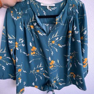 COLLECTIVE CONCEPTS Naline Pleat Detail Tie Top